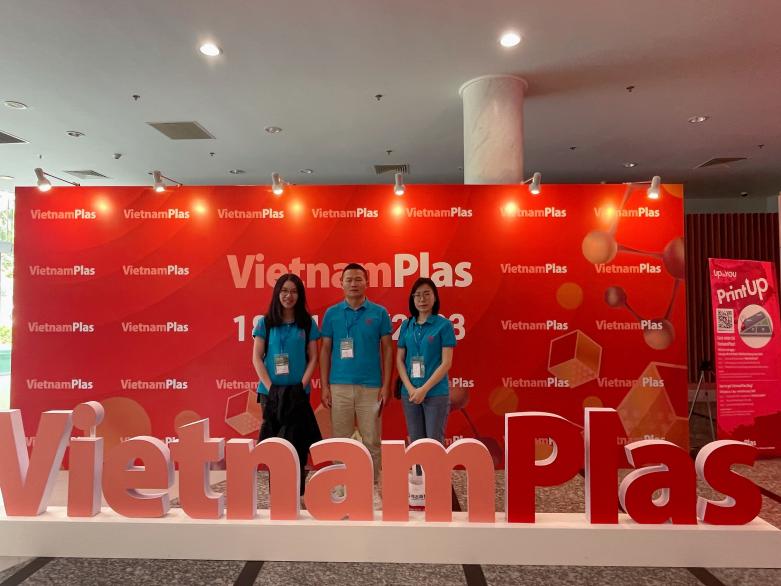 云浮鴻志新材人打卡越南橡塑展會現(xiàn)場 云浮鴻志新材人打卡越南橡塑展會現(xiàn)場